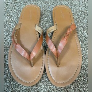 Universal Thread Women’s Size 8 Tan Leather Sandals